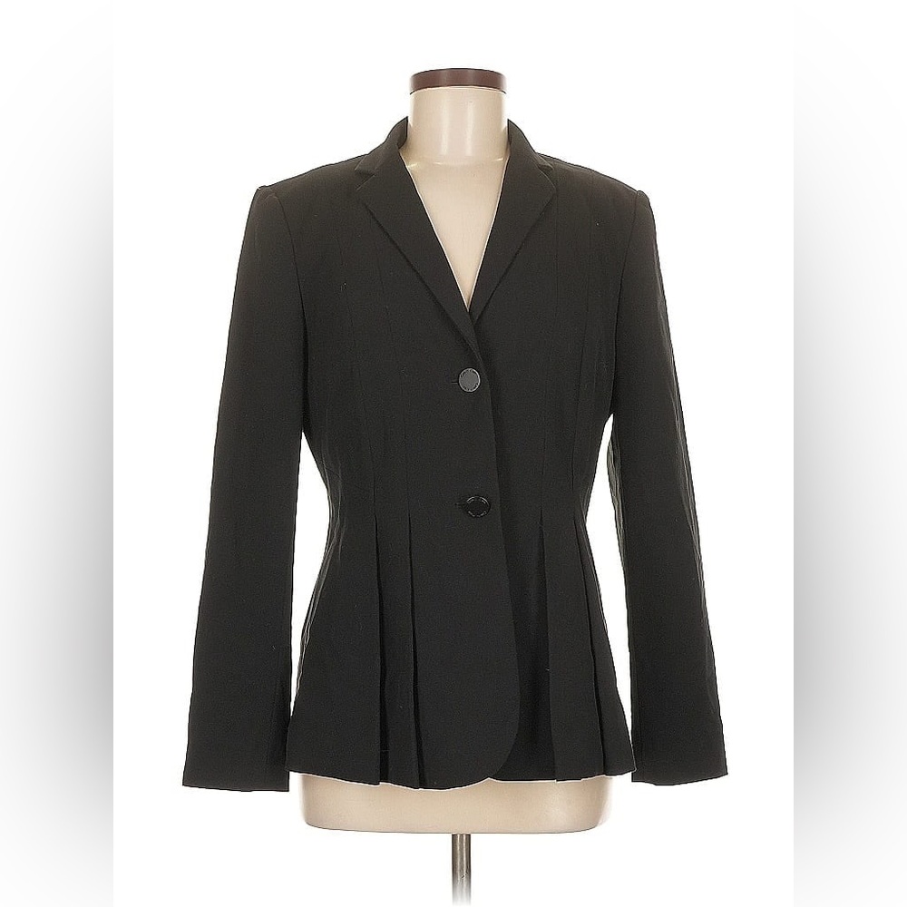 Calvin Klein stretch blazer size 10 with pleats Preloved